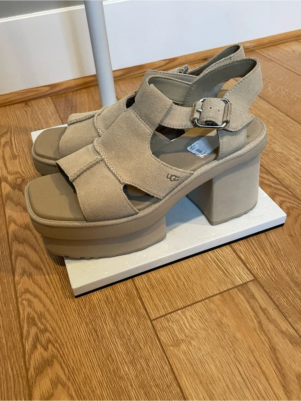 UGG Women's New Heights Beige Suede Platform T-Strap Sandals - 10 - Picture 5 of 8